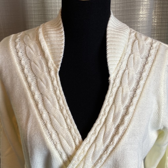 VENUS Women’s High Collar V-Neck Faux Wrap Cable Knit Cream Color Sweater sz L - Picture 2 of 9
